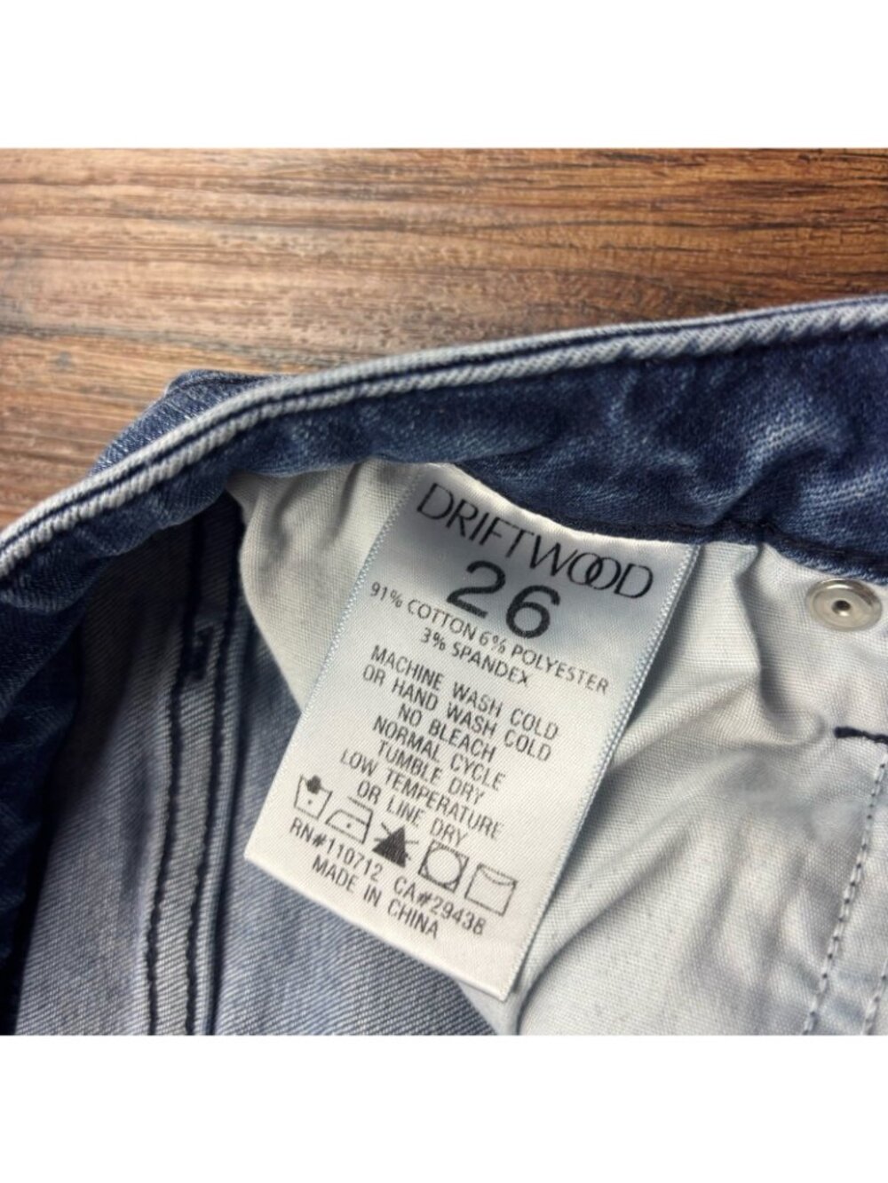 Driftwood Wyatt Flare Flare Exposed Button Fly Distressed Medium Wash Size W26 - Picture 6 of 11